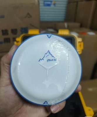 CHCNAV I76/X13 GNSS receiver Integrated Full Wave Fence Antenna™ Technology GNSS Receiver 226 Channels for Superior Performance