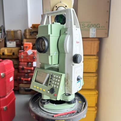 Used Leica TS09 Total Station with 1000m Non Prism Distance, IP66 Dust and Water Resistance, and Real-time Operating System