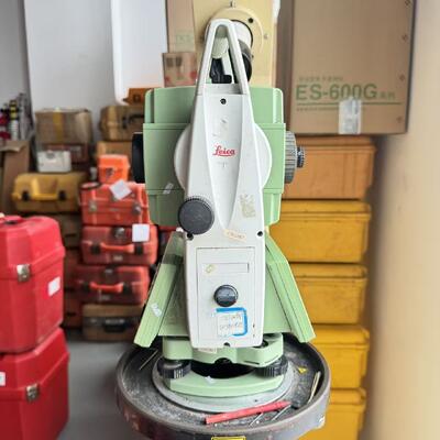 Leica TS09 Total Station with 5.0″ Capacitive Multi-Touch Display 1000m Non Prism Distance and USB Port Integration
