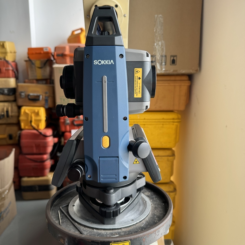 Used Sokkia IM101 total station 5.3kg Topcon total station 0.5m minimum focus for precise surveying requirements