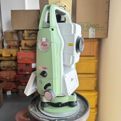 Máy toàn đạc Leica TS03 với Bộ nhớ dữ liệu lớn 1G, Đo thô 0.6 giây và Chống bụi và nước IP66